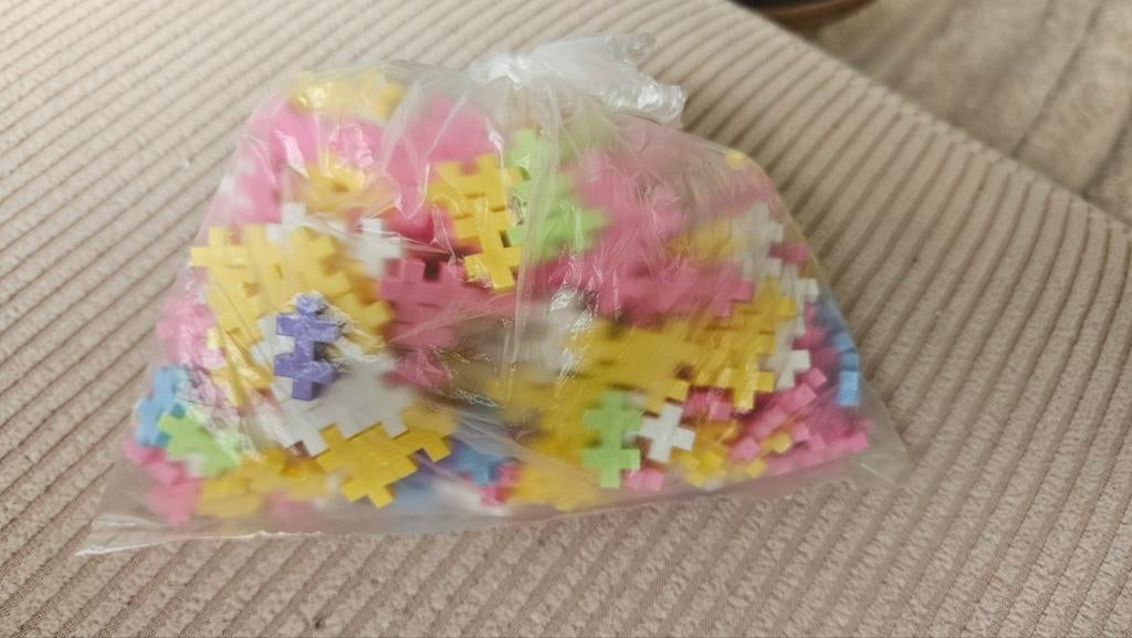 400 Plus-Plus bouwsteentjes in pastelkleuren, Kinderen en Baby's, Speelgoed | Bouwstenen, Ophalen of Verzenden, Zo goed als nieuw