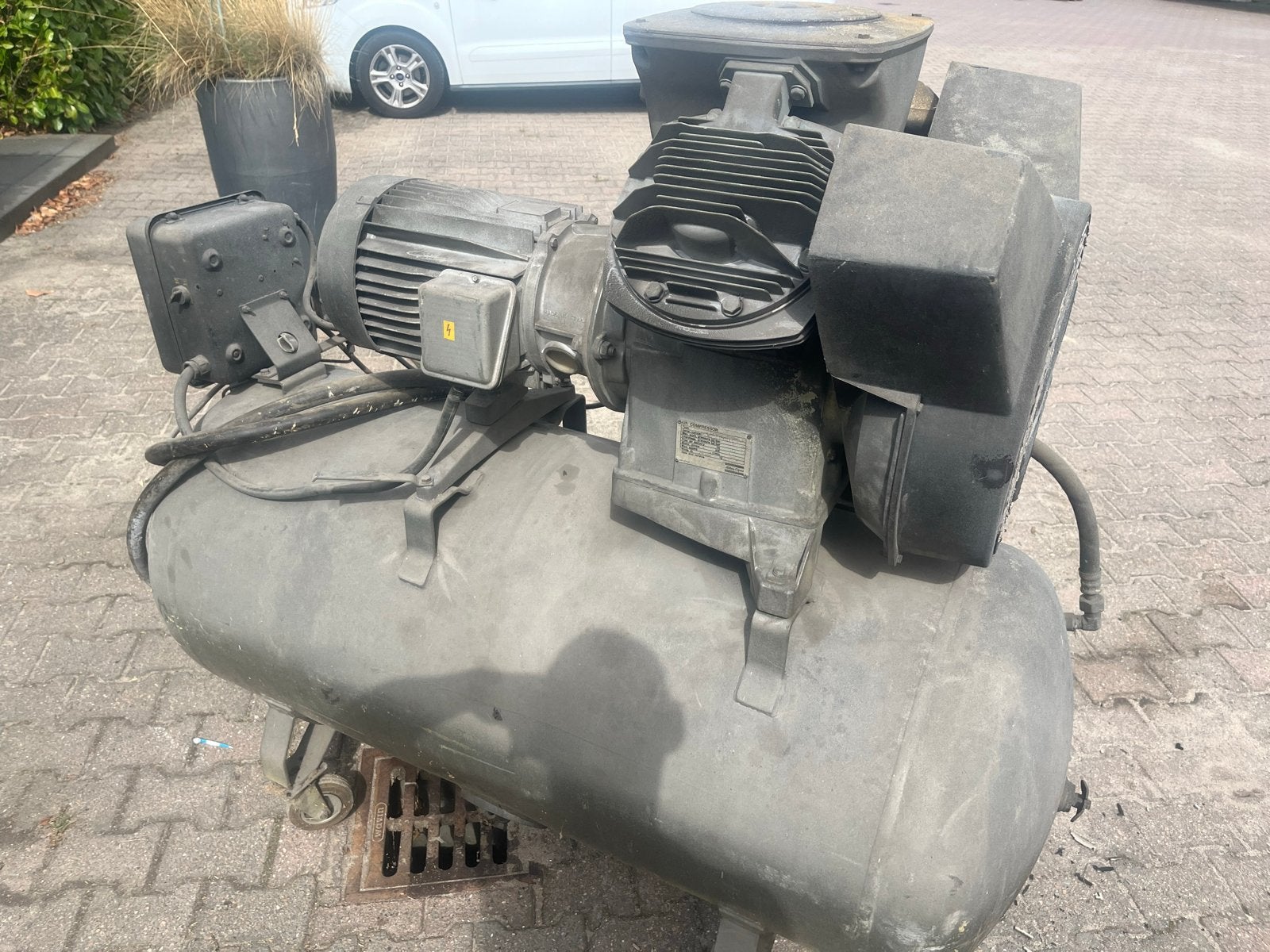 Atlas Copco LE9 Compressor - 10 bar, 11.2 l/s, Ophalen, Gebruikt, 400 tot 800 liter/min, Mobiel