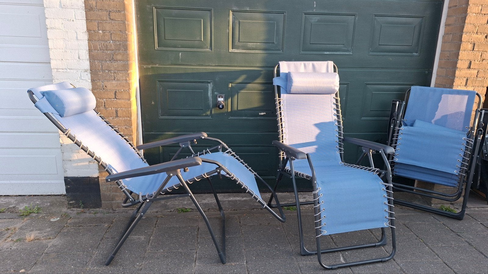 3x relaxstoelen lichtblauw 3 voor 80,-, Ophalen, Gebruikt, Metaal, Verstelbaar