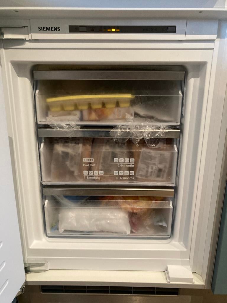 Inbouw vriezer Siemens, Minder dan 60 cm, Zo goed als nieuw, Inbouw, Ophalen