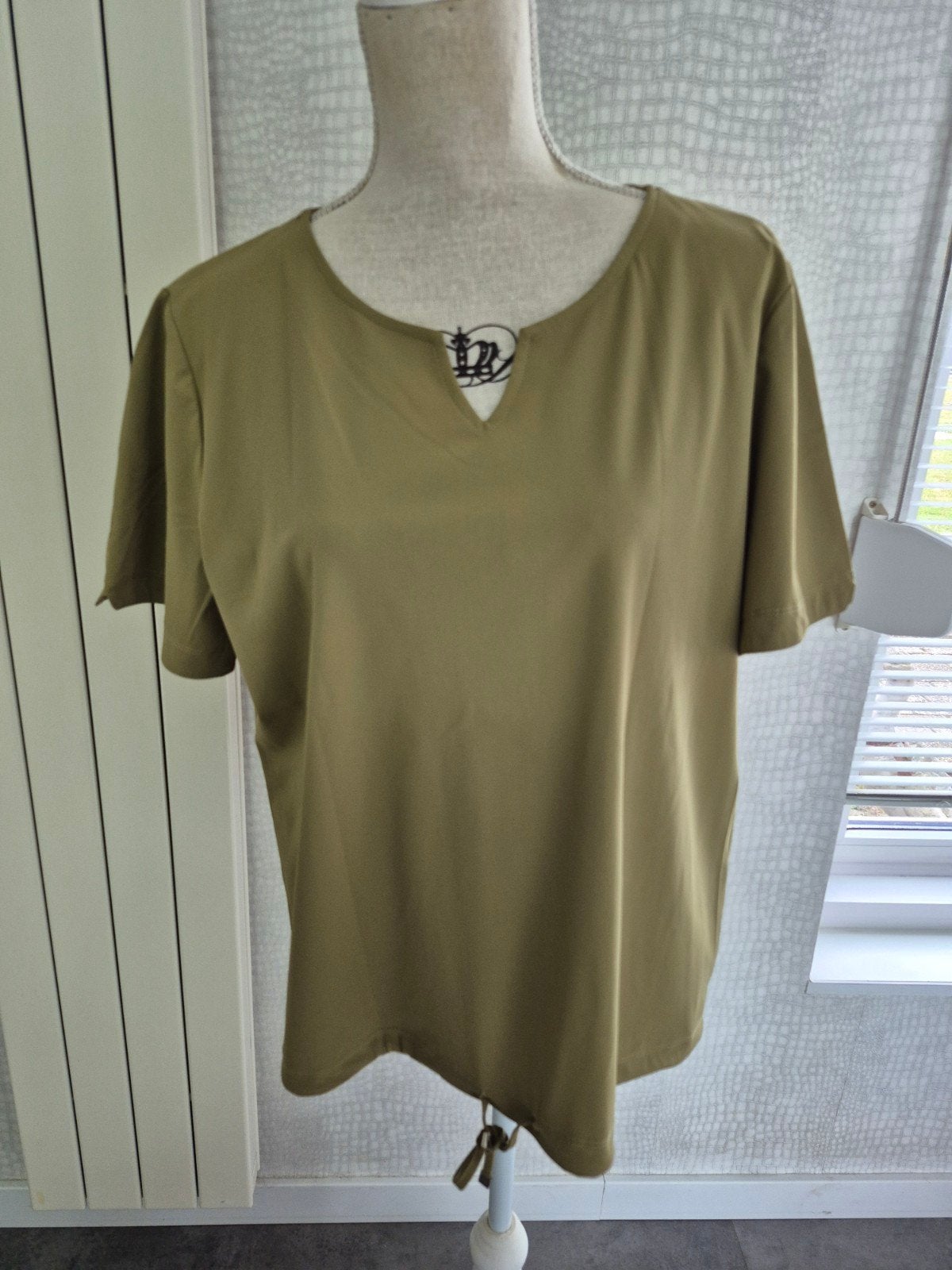 Mooi olijfgroen Zoso shirt maat XXL, Kleding | Dames, Maat 46/48 (XL) of groter, Ophalen of Verzenden, Zo goed als nieuw, Korte mouw