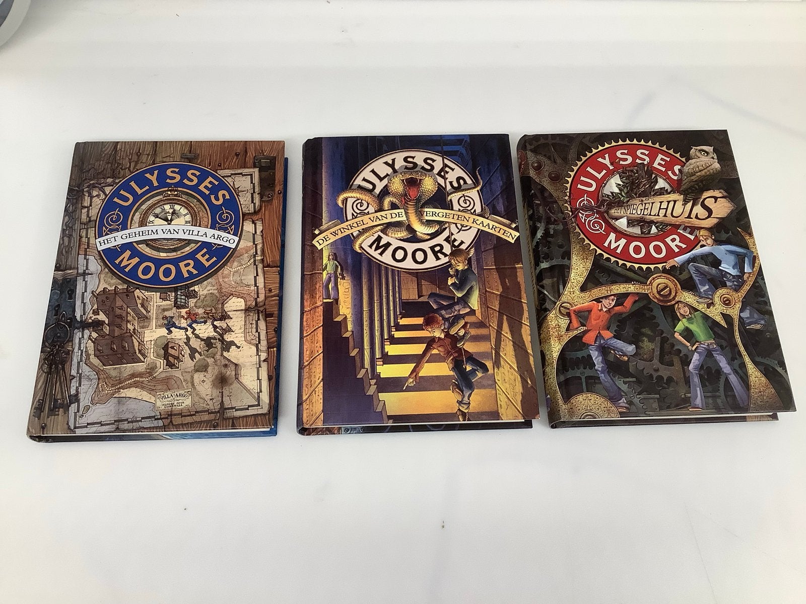 3 Delen van de Ulysses Moore Boekenreeks. Hardcover, Ophalen of Verzenden, Zo goed als nieuw, Fictie