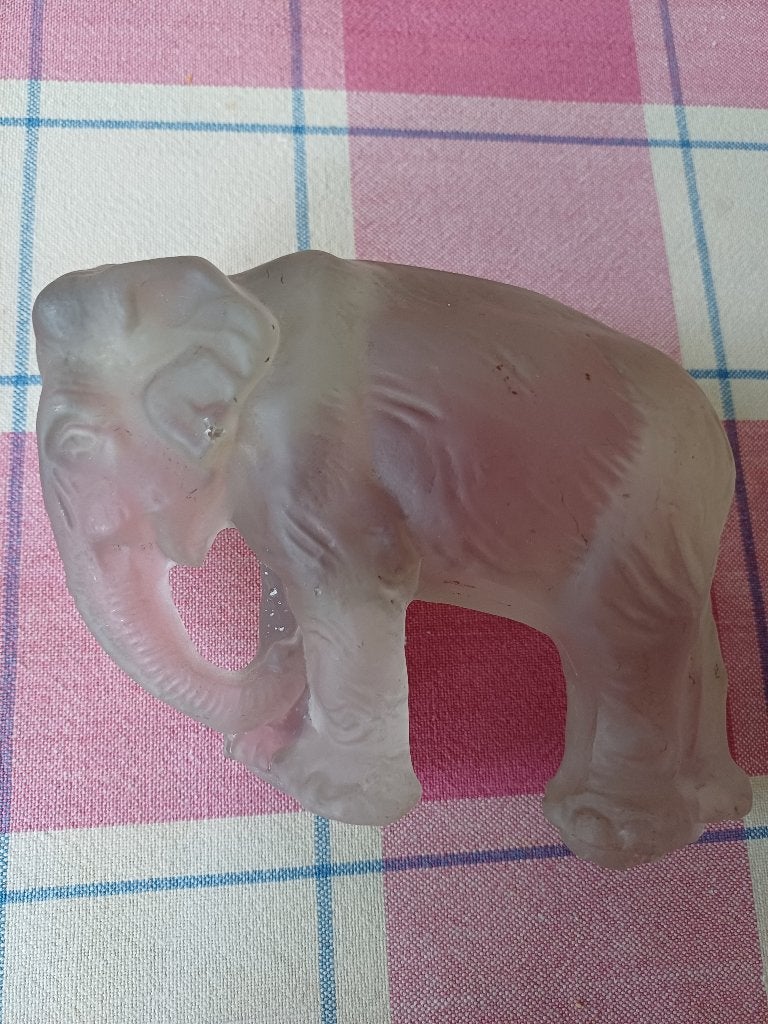 Heinrich hoffmann beeldje olifant mat persglas frantisek pa, Ophalen