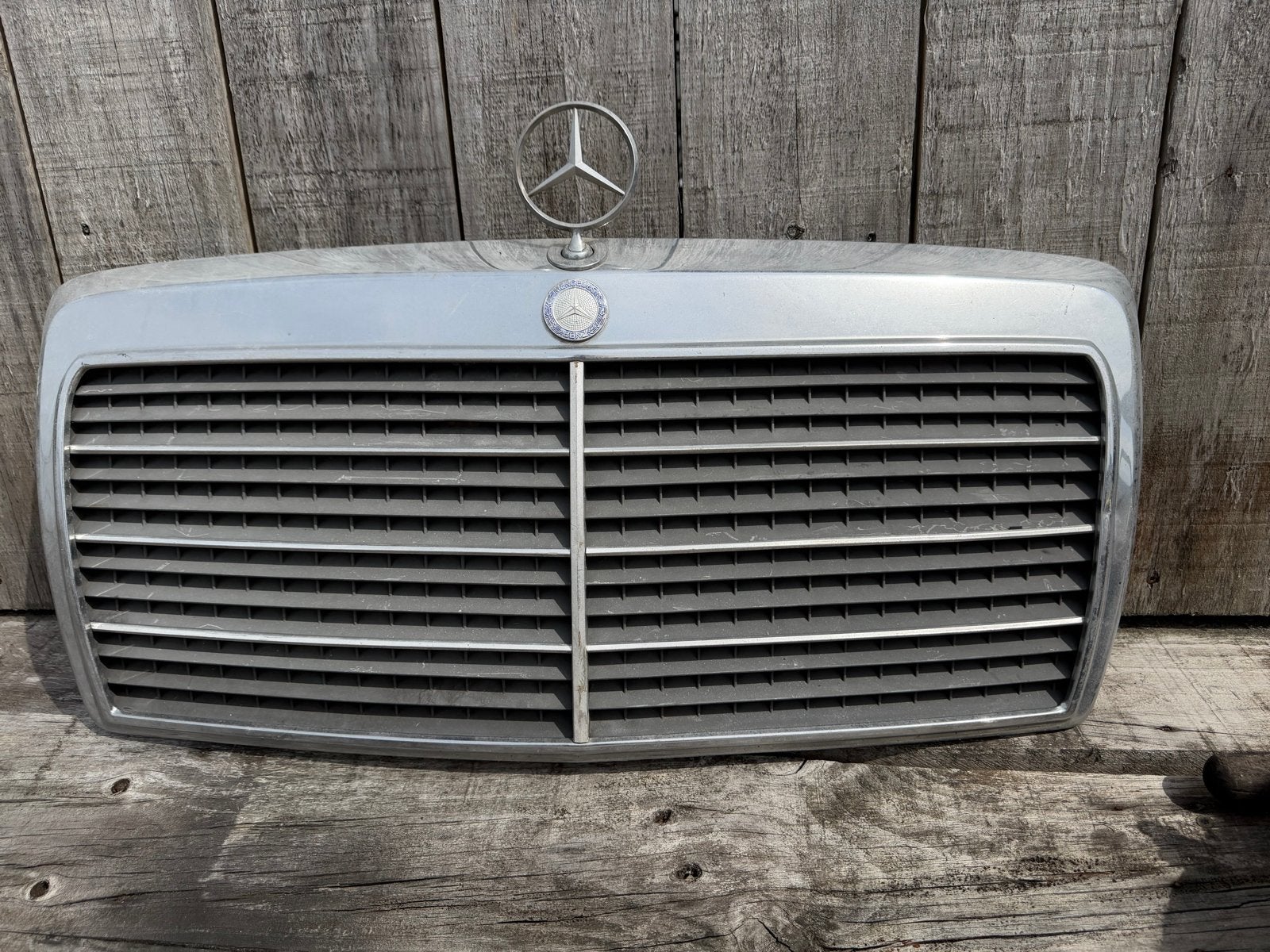 Grille Mercedes Benz W124 met ster - Gebruikt, Auto-onderdelen, Carrosserie en Plaatwerk, Ophalen of Verzenden, Gebruikt, Voor