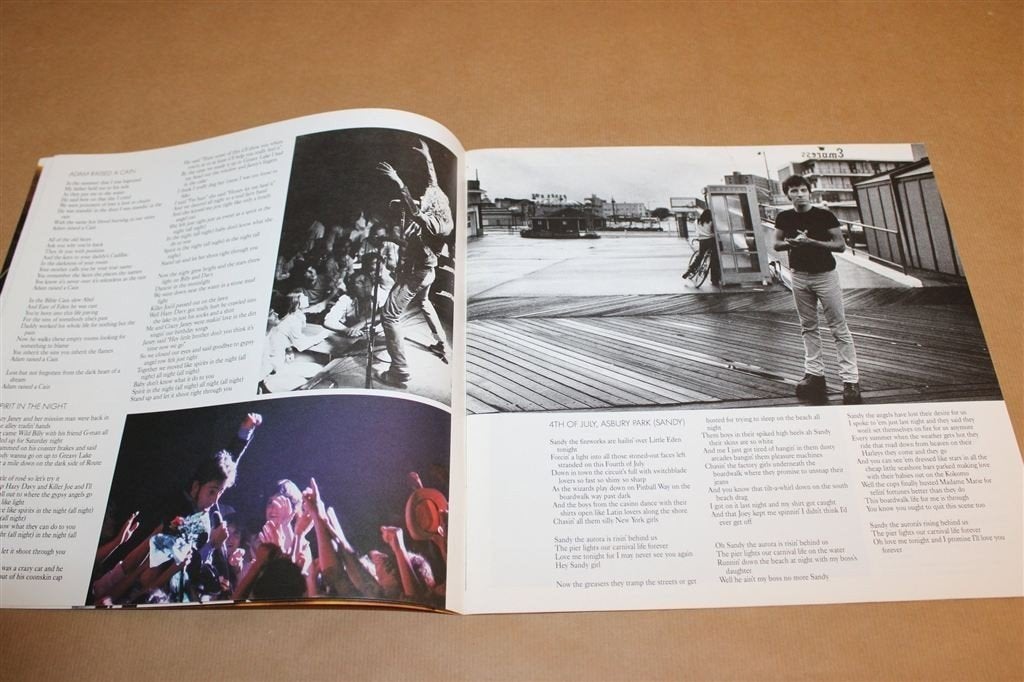 Bruce Springsteen Live 1975-85 — Fotoboek Songteksten, Ophalen of Verzenden, Gelezen, Artiest