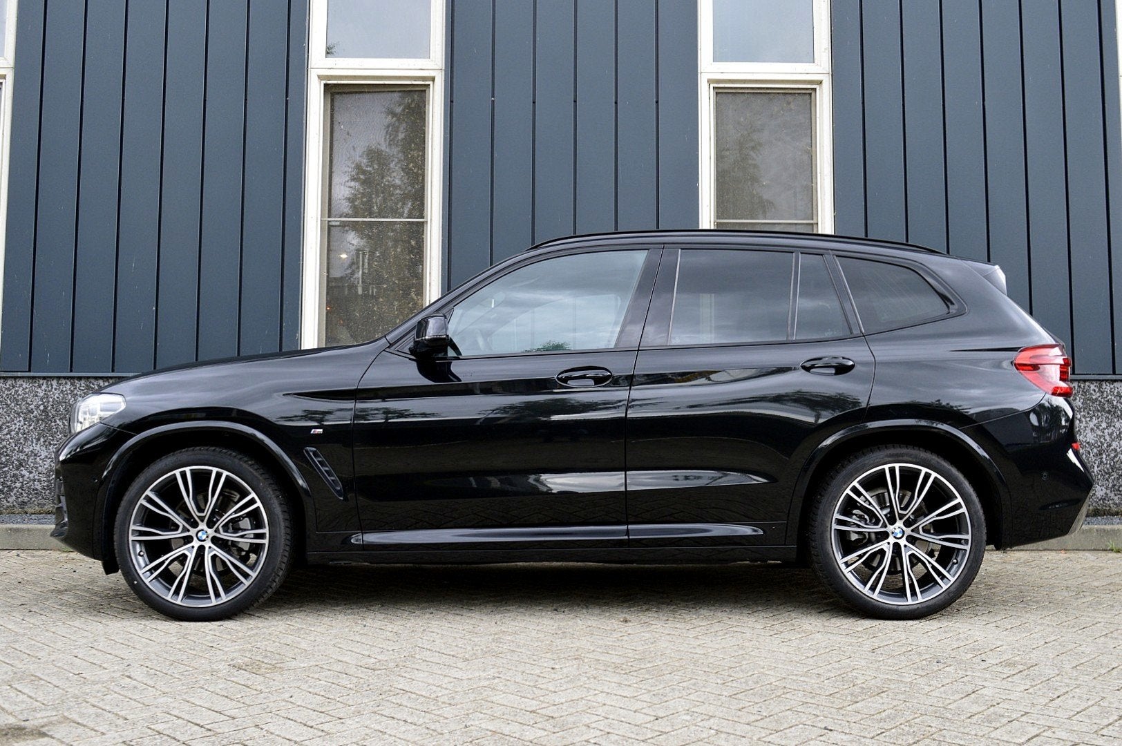 BMW X3 xDrive20i M-Sport Rijklaarprijs-Garantie Panorama dak, Automaat, Gebruikt, Euro 6, 4 cilinders