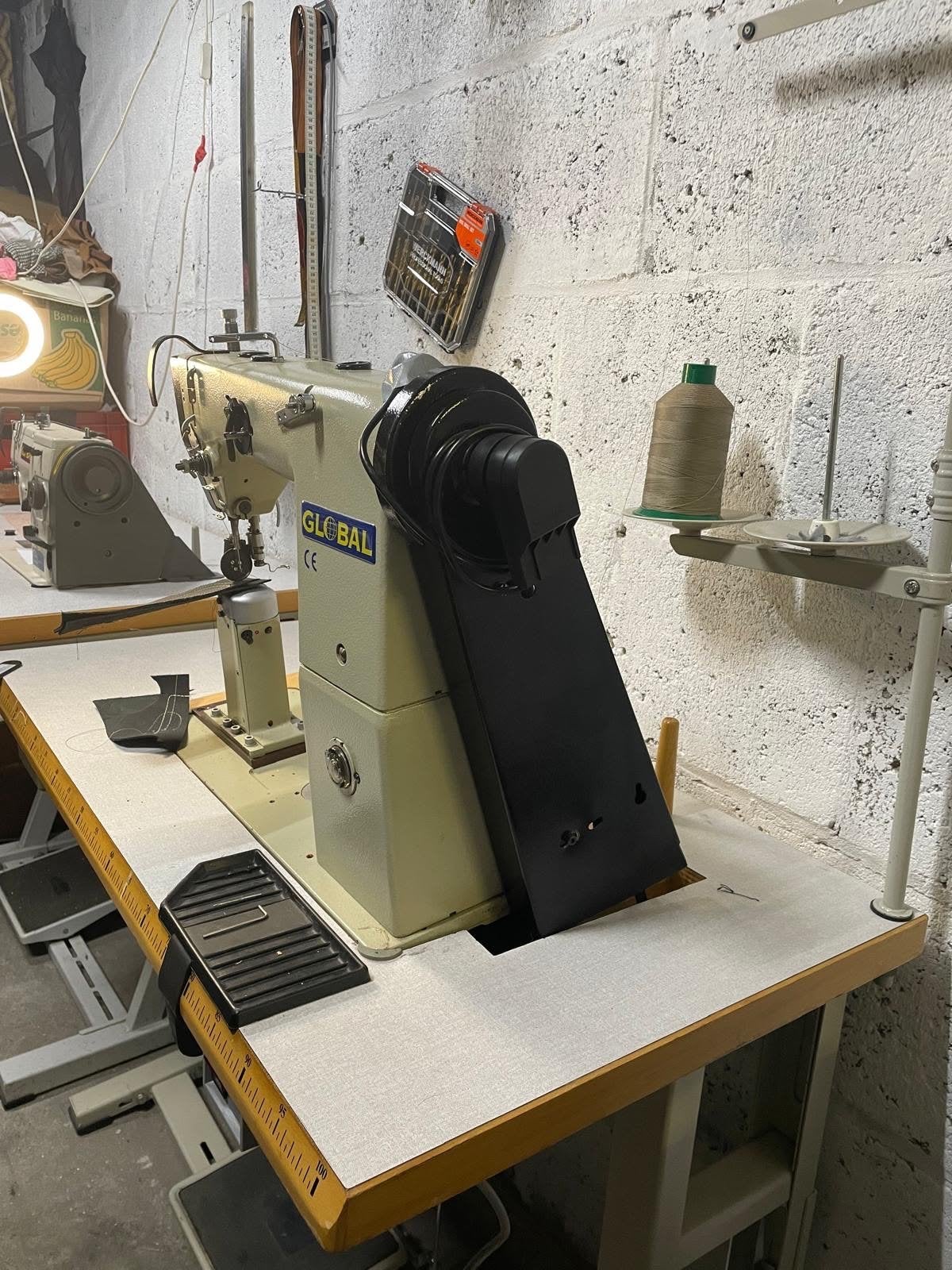 Global Industriële Naaimachine voor Leer en Zware Stoffen, Hobby en Vrije tijd, Naaimachines en Toebehoren, Gebruikt, Naaimachine