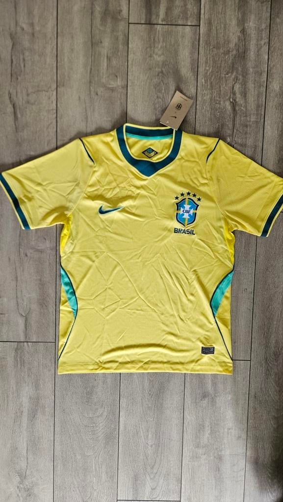 Brazilië thuisshirt 2026-2027 maat M - Nieuw, Maat 48/50 (M), Geel, Nieuw, Ophalen of Verzenden