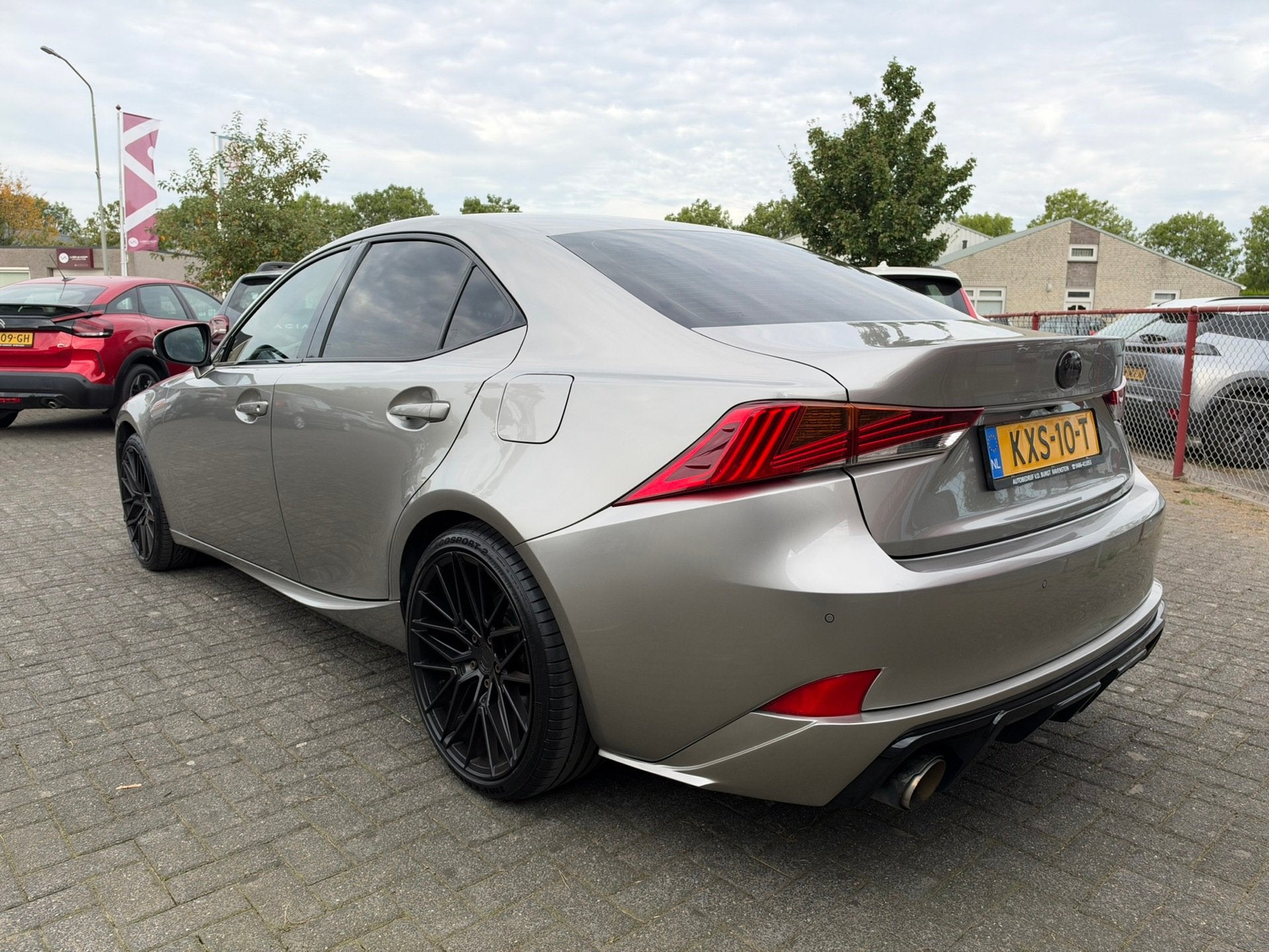Lexus IS 300h Hybrid Business Line, Auto's, Automaat, Achterwielaandrijving, Gebruikt, Leder en Stof