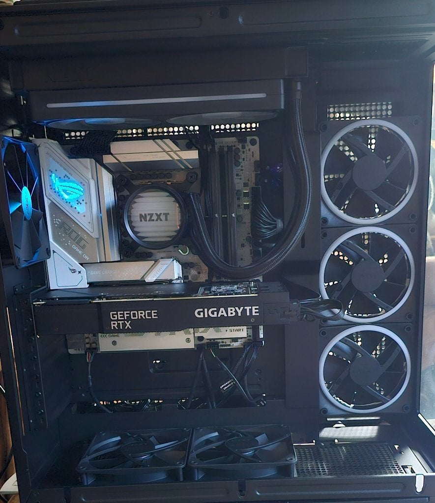 RTX 3090ti, Core Ultra 7 , 32ggb DDR5, Computers en Software, Ophalen of Verzenden, Zo goed als nieuw, Gaming, SSD