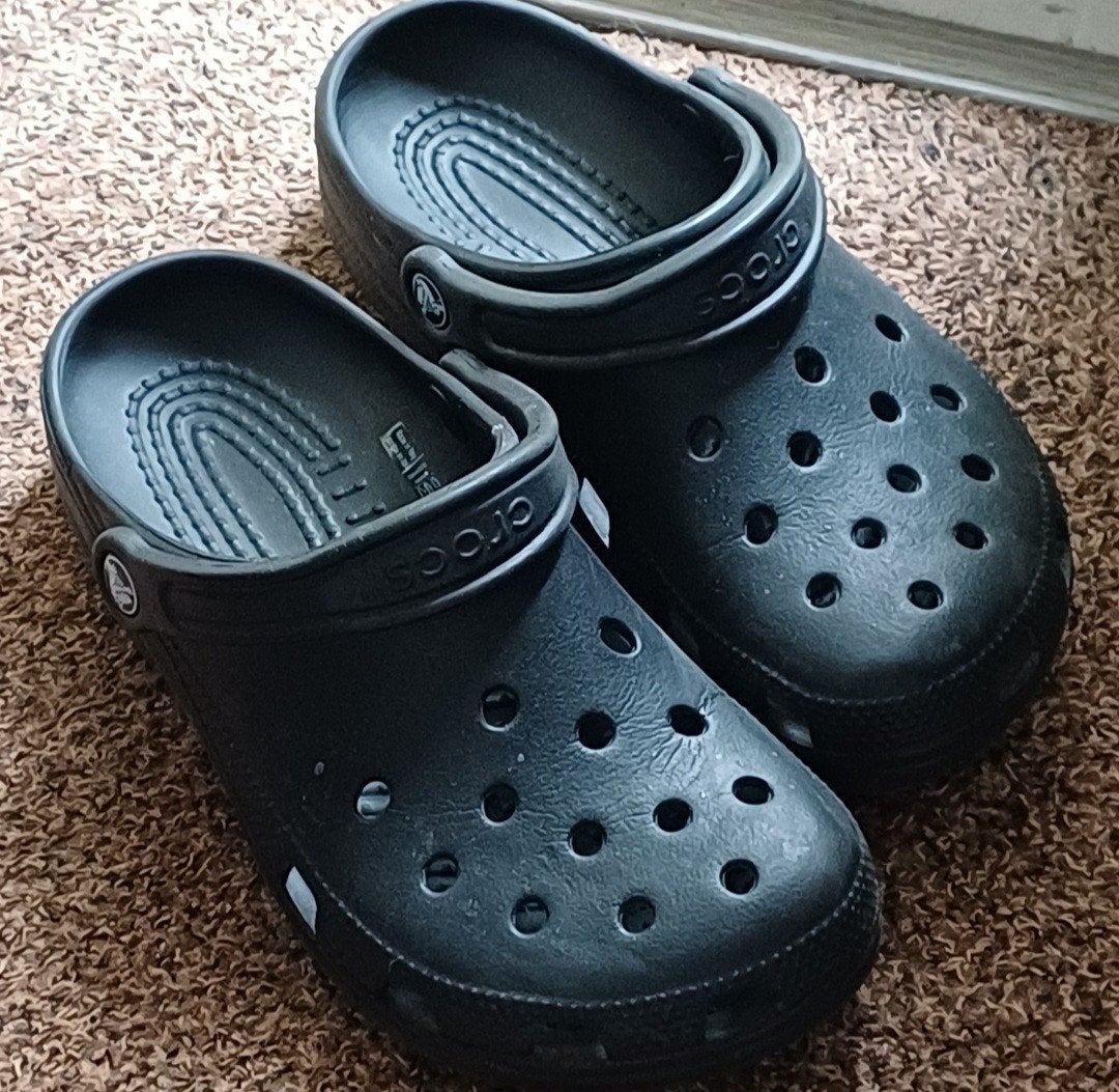 zwarte crocs, Ophalen, Zwart