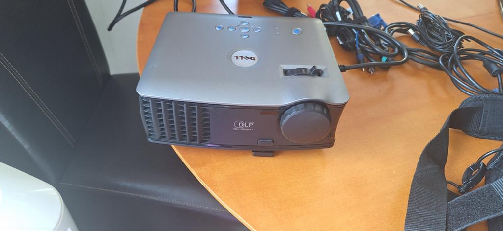 Dell beamer/projector, Audio, Tv en Foto, Beamers, Ophalen, Gebruikt, Overige technologieën, DELL