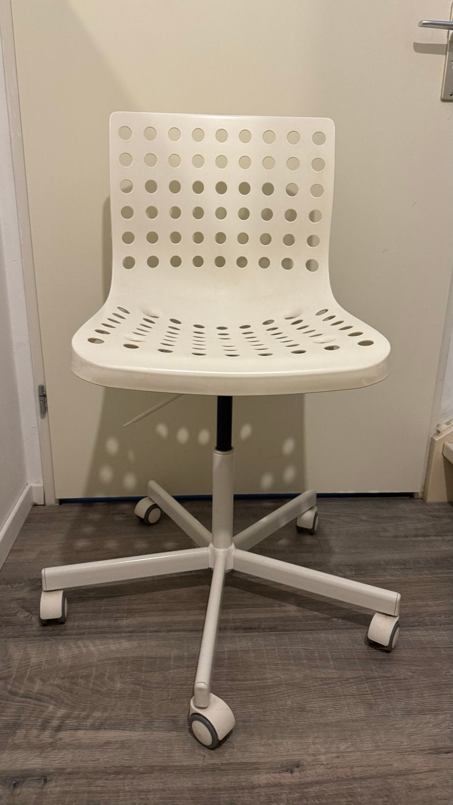 IKEA bureaustoel wit - Comfortabel en stijlvol, Ophalen, Gebruikt, Wit, Bureaustoel