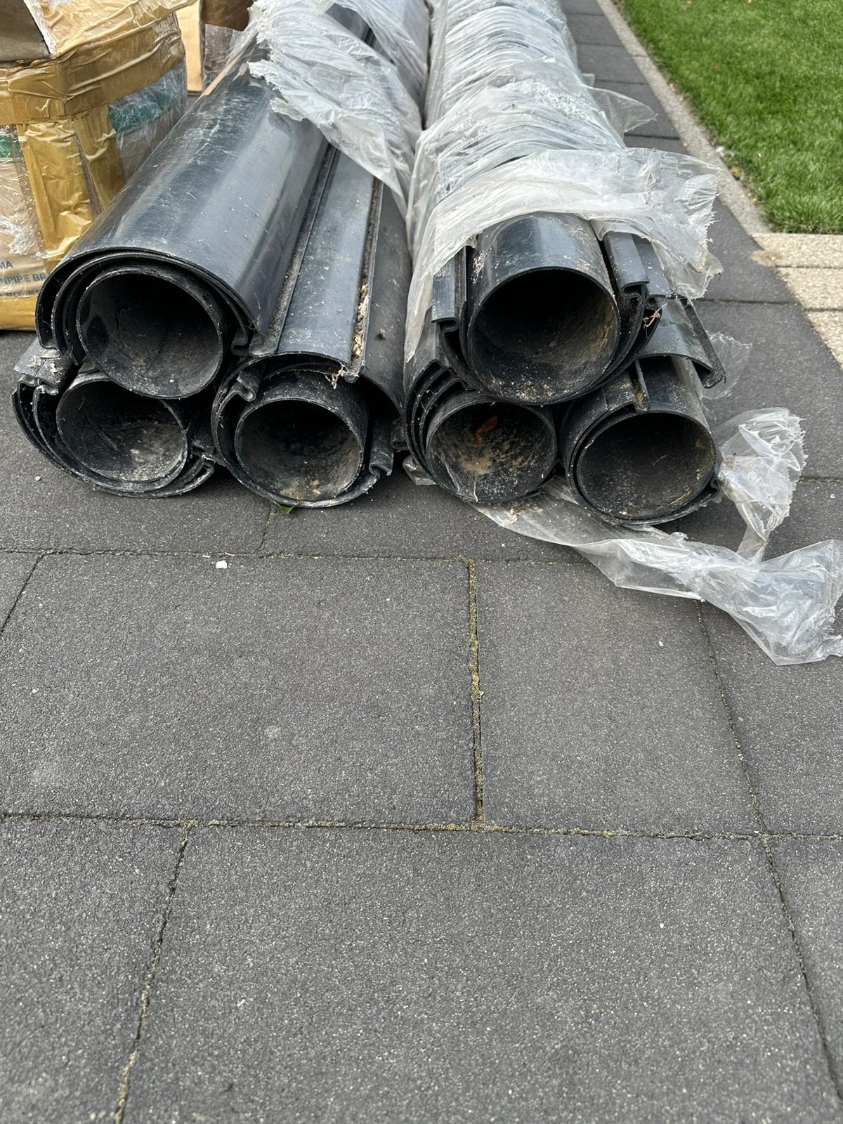 Te koop Zwarte pvc dakgoten en afvoerbuizen en toebehoren, Doe-het-zelf en Verbouw, Buizen en Afvoer, Ophalen, Pvc, 6 meter of meer