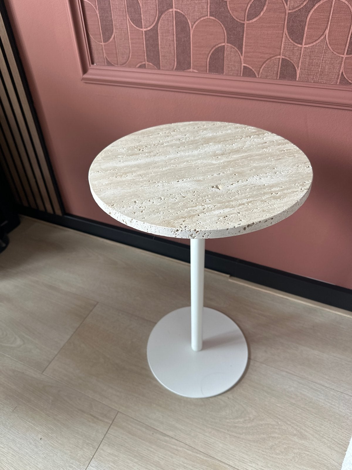 Stijlvolle Travertin Bijzettafel - Rond, Huis en Inrichting, Tafels | Bijzettafels, Ophalen, Minder dan 55 cm, Rond, Zo goed als nieuw