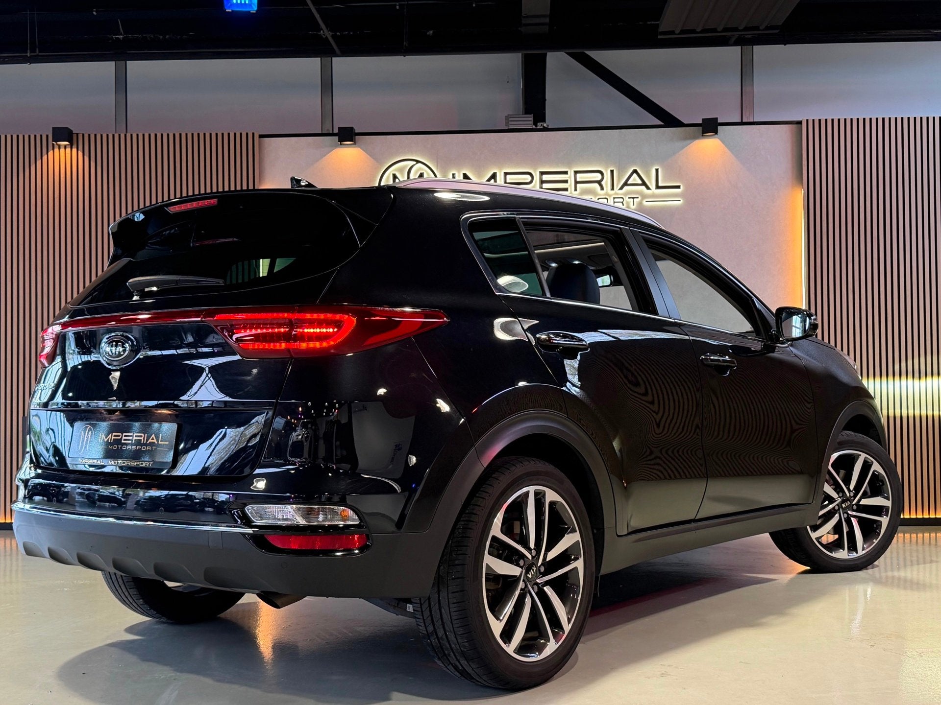 Kia SPORTAGE 1.6 T-GDI DynamicLine Pano|360|Keyles|Led|Stuur, Auto's, Gebruikt, 4 cilinders, 1445 kg, Zwart