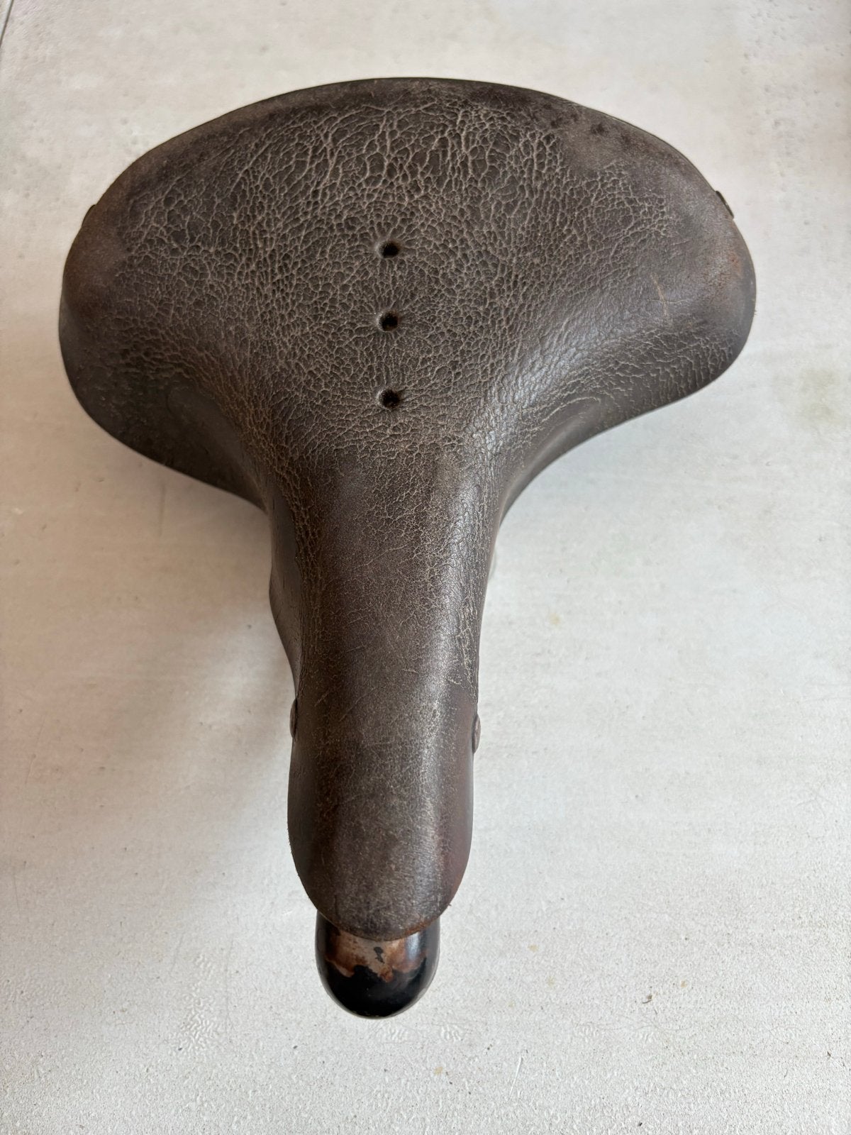 Oud doorleefd Lepper vintage fietszadel, Gebruikt, Leer, Ophalen of Verzenden, Zadel