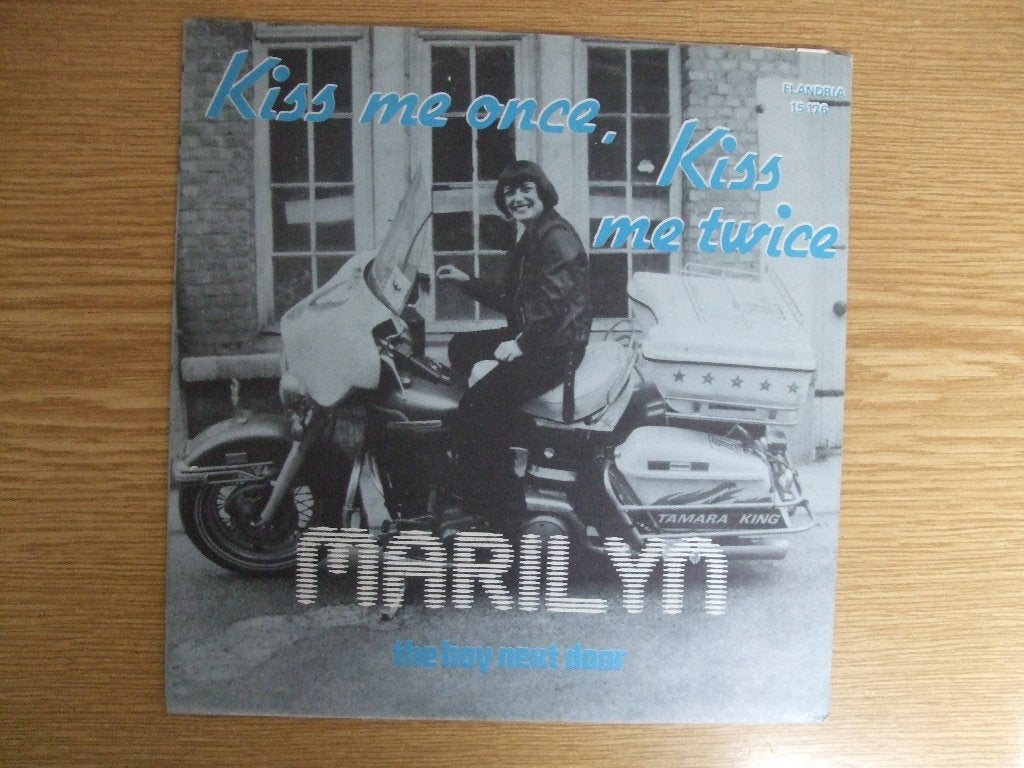 MARILYN     KISS ME ONCE, KISS ME TWICE / THE BOY NEXT DOOR, 7 inch, Ophalen of Verzenden, Zo goed als nieuw, Pop