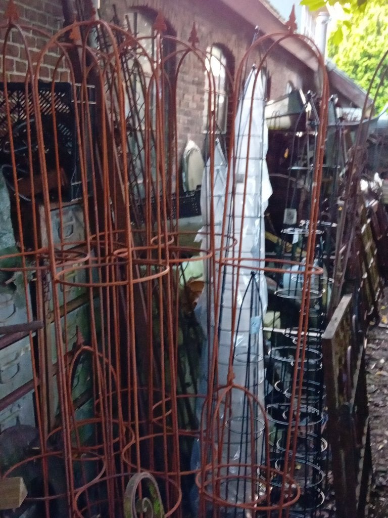 Plantensteun/ trellis met vogel/ franse lelie- ornament, Ophalen, Nieuw
