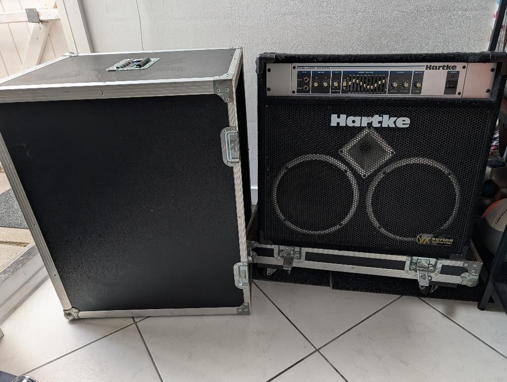 Bass Amplifier Combo HartkeVX2510 with hardcase, Muziek en Instrumenten, Ophalen of Verzenden, Zo goed als nieuw, Basgitaar, 100 watt of meer