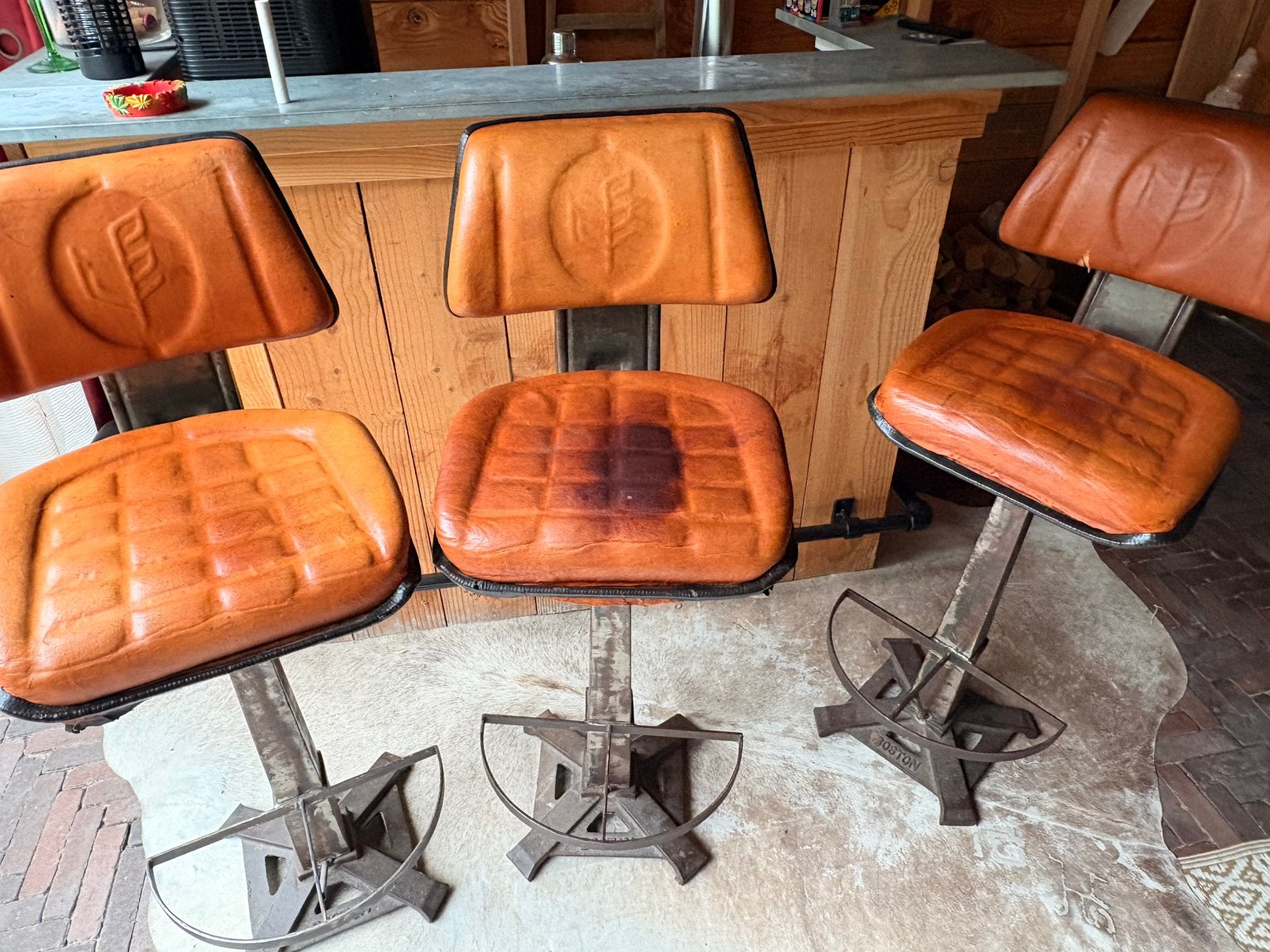 3 stuks retro vintage barkrukken industriëel SUPER WIJS, Ophalen, Gebruikt, Met voetsteun, 60 tot 90 cm