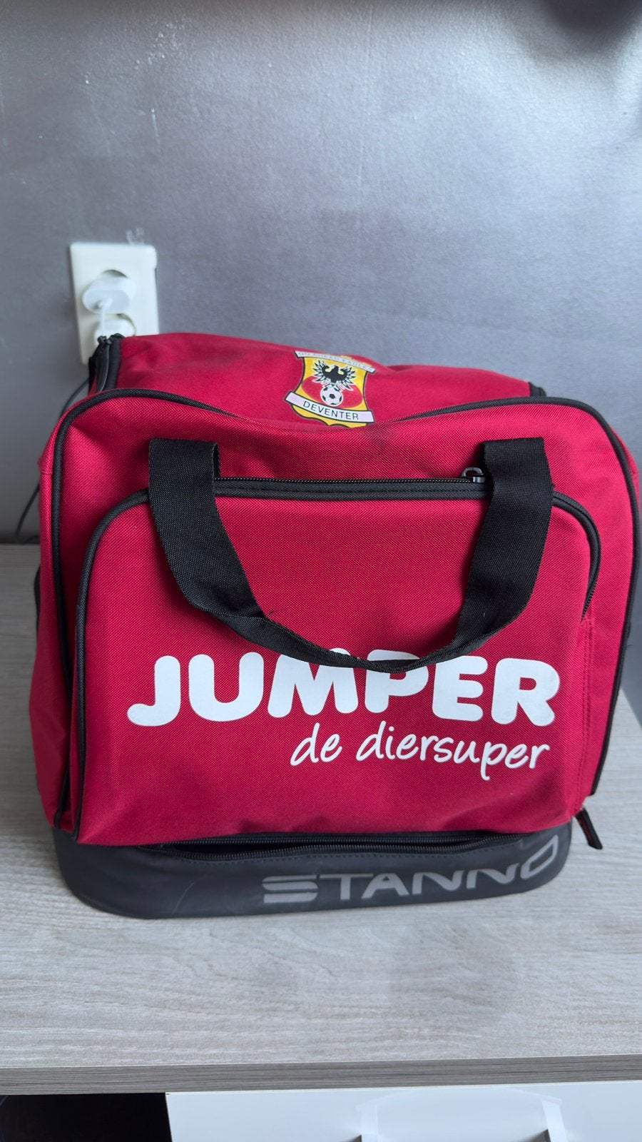 Go Ahead Eagles trainingsset met tas en presentatiepak L, Ophalen of Verzenden, Zo goed als nieuw, Maat 52/54 (L), Voetbal