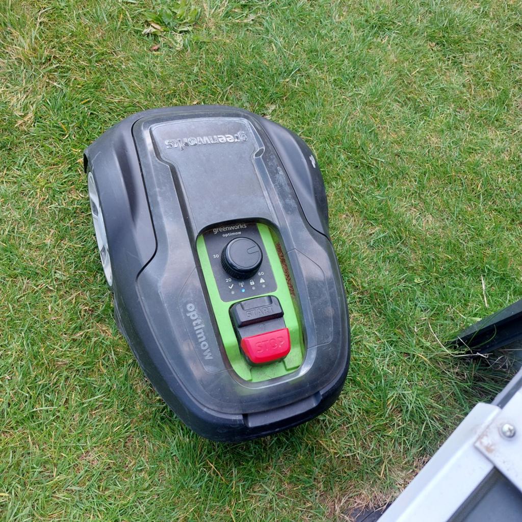 Robotmaaier inclusief "huisje" goed werkend, Ophalen, Gebruikt, Bestuurbaar via app, Greenworks