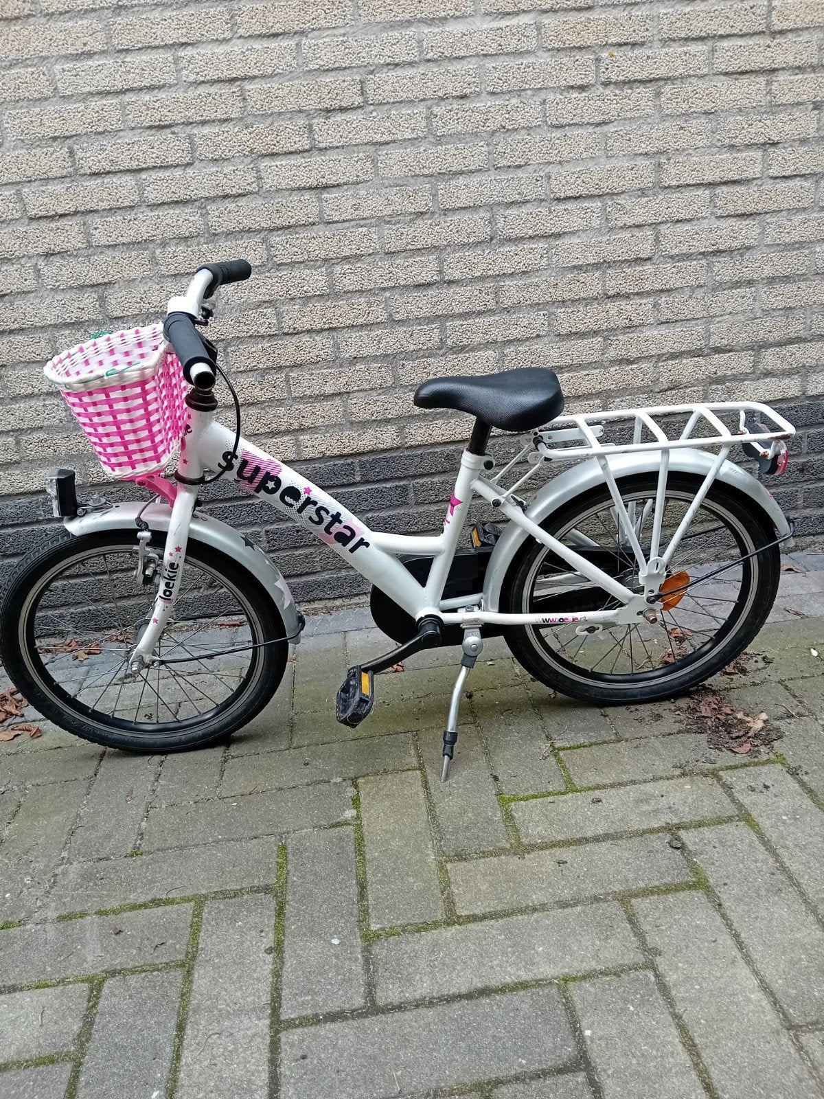 Superstar kinderfiets 18 inch met mandje en bagagedrager, Loekie Superstar, Velgrem, Ophalen of Verzenden, 16 tot 20 inch