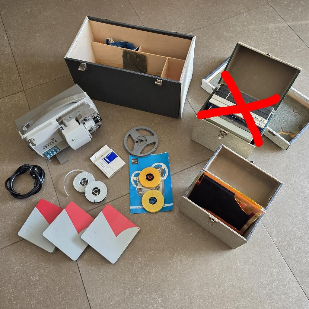 Revue Super 8 - 110 Videoprojector met Accessoires en Case, Overige technologieën, Ophalen of Verzenden, Zo goed als nieuw, Overige resoluties