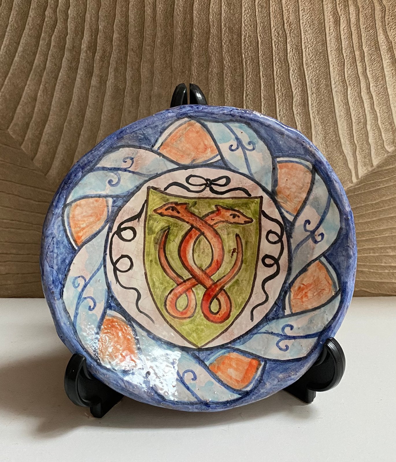Bord met wapenschild Majolica stijl - Italiaans motief, Ophalen of Verzenden