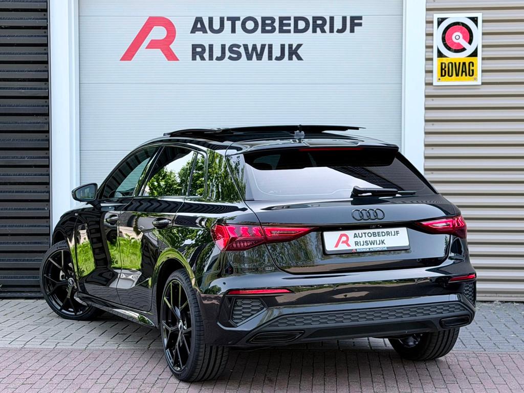 Audi A3 Sportback 35 TFSI S edition Pano/360/AppleCar/Acc, Auto's, Audi, 12 maanden, 1295 kg, 4 cilinders, Alcantara