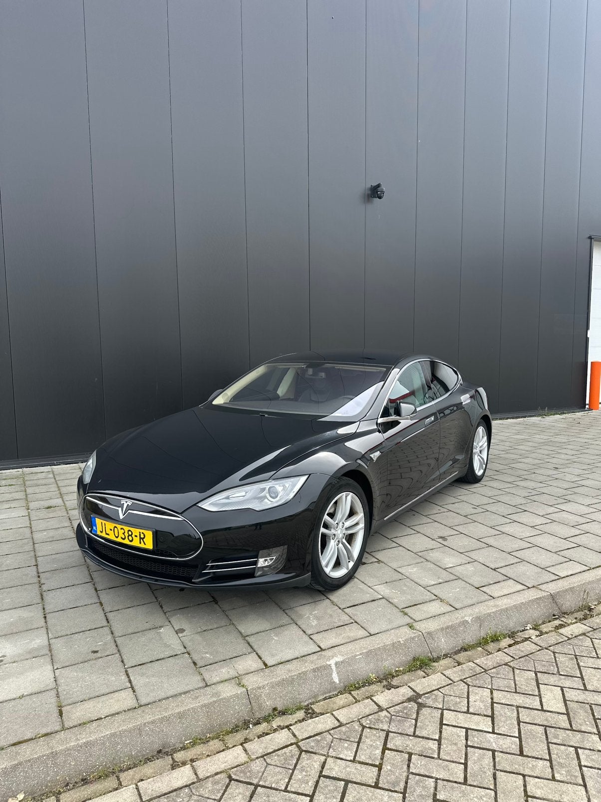 Tesla Model S 85 2013 – Gratis Supercharging - snel weg!, Auto's, Achterwielaandrijving, 38 min, Model S, Zwart