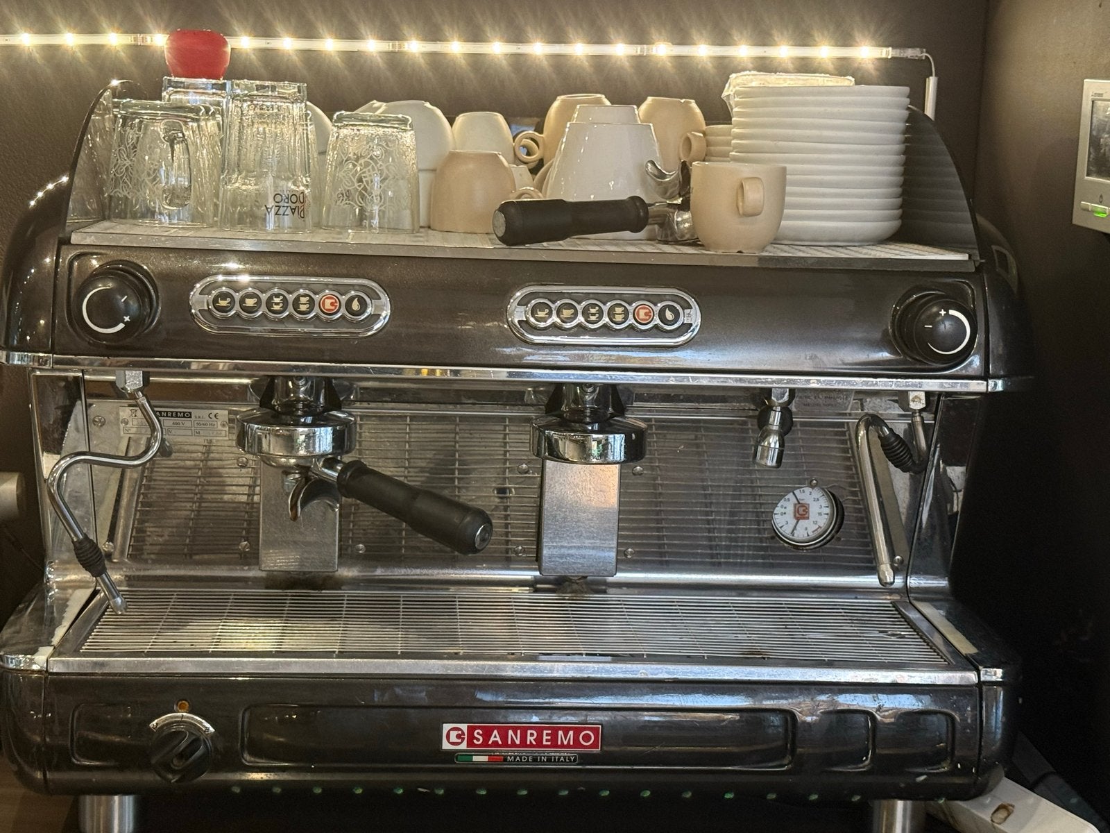 Sanremo Professionele Espressomachine - Made in Italy, Gebruikt, Espresso apparaat, 10 kopjes of meer, Gemalen koffie