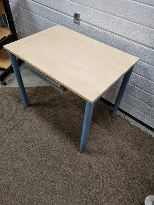 kinderschooltafel licht hout met metalen poten, Kinderen en Baby's, Ophalen of Verzenden, 'T Olde Gre-j, Info@toldegrej.nl, Endepoelstraat 20f Didam