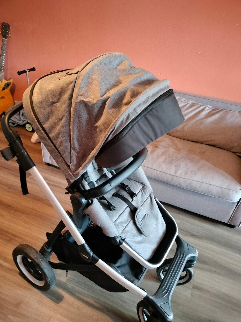 Stroller Thulle Sleek, Verstelbare duwstang, Zo goed als nieuw, Ophalen, Kinderwagen