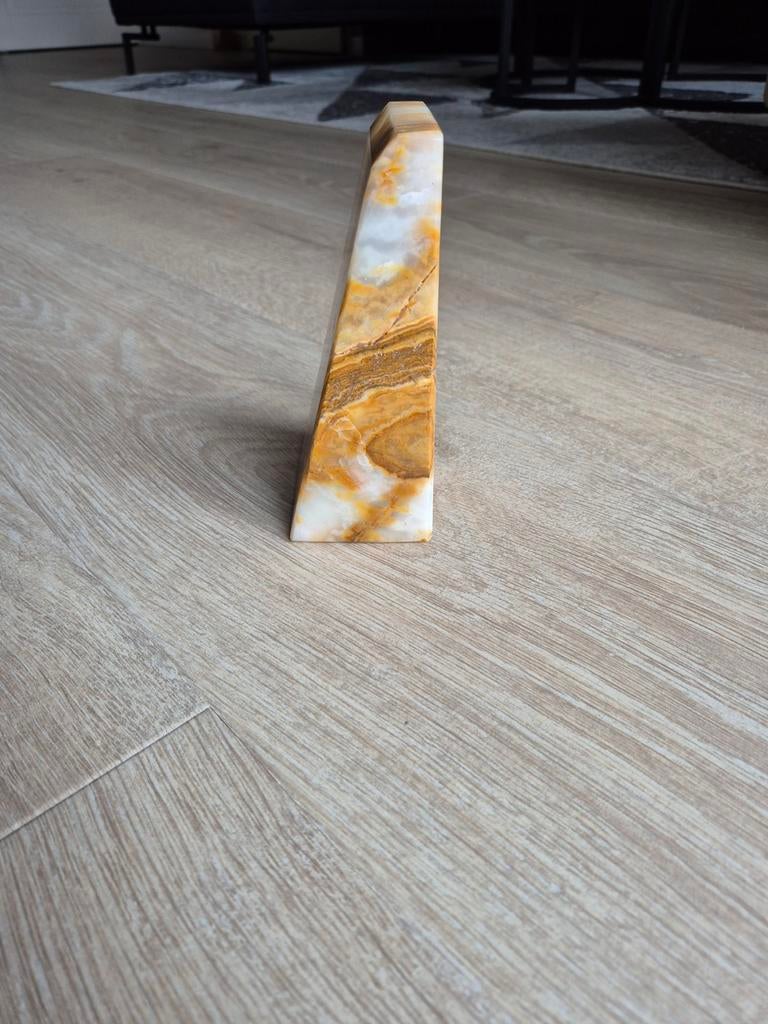 Decoratieve Obelisk van Natuursteen - Geel/Wit, Meerkleurig, Ophalen of Verzenden, Zo goed als nieuw, Natuurlijk materiaal