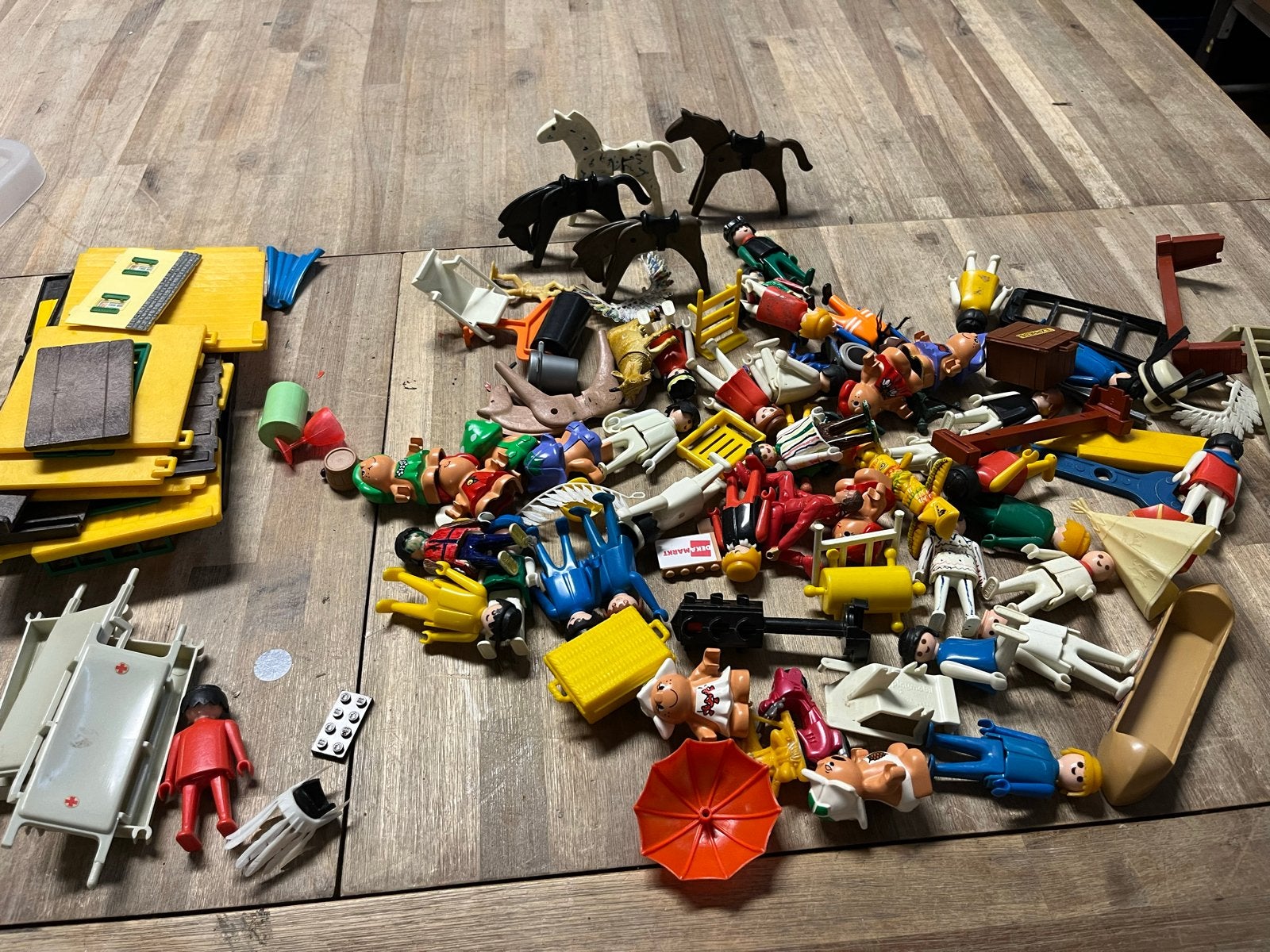 25 Playmobil poppetjes en kleine speeltjes, Losse onderdelen, Xx, Ophalen of Verzenden, Xx