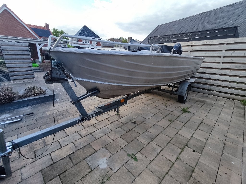 Stabiele visboot, Watersport en Boten, Vis- en Consoleboten, Overige merken, Viertaktmotor, Benzine, Tot 10 pk, Buitenboordmotor