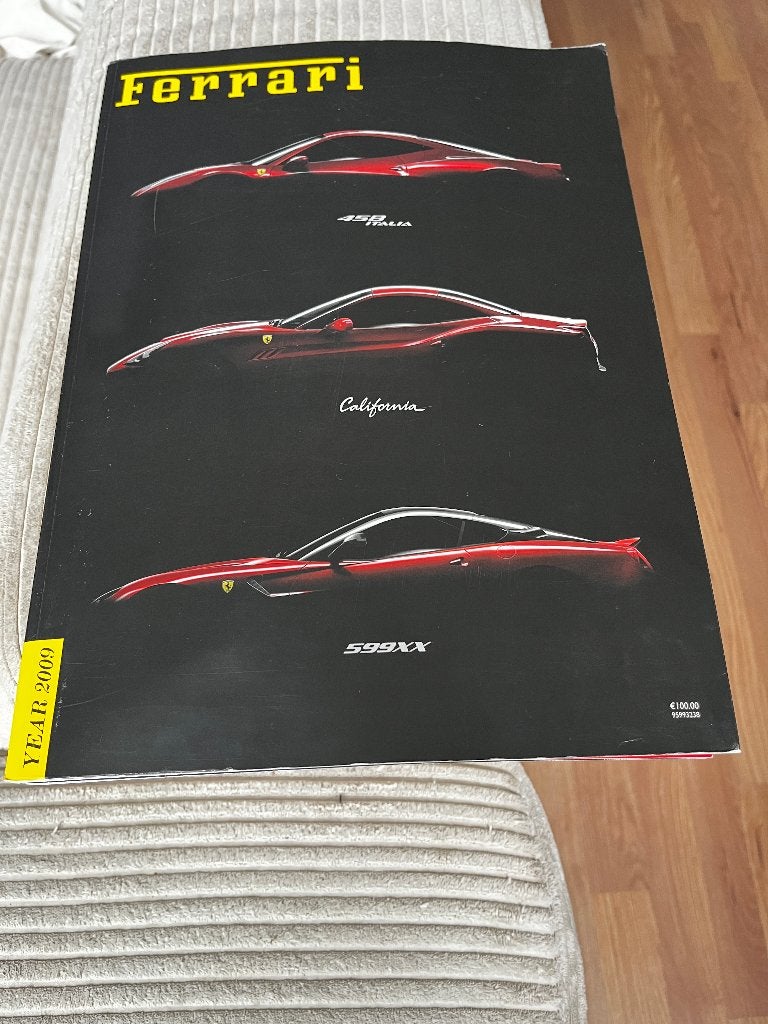 2009 FERRARI MAGAZINE / JAARBOEK ENGELS, Ophalen of Verzenden, Gelezen, Ferrari