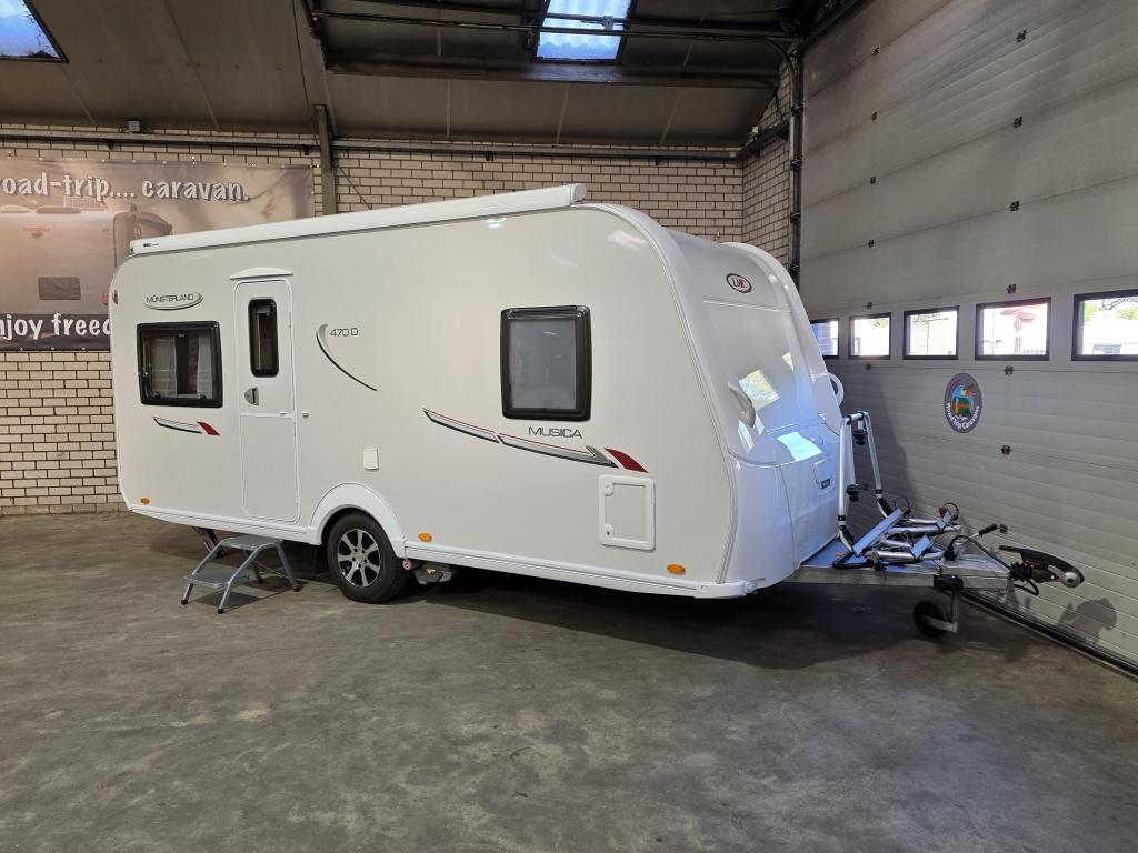 LMC 470 D Musica/ Frans bed/ Rondzit/ Mover / Cassetteluifel, Caravans en Kamperen, Rondzit, Bedrijf, Overige typen, 4 tot 5 meter