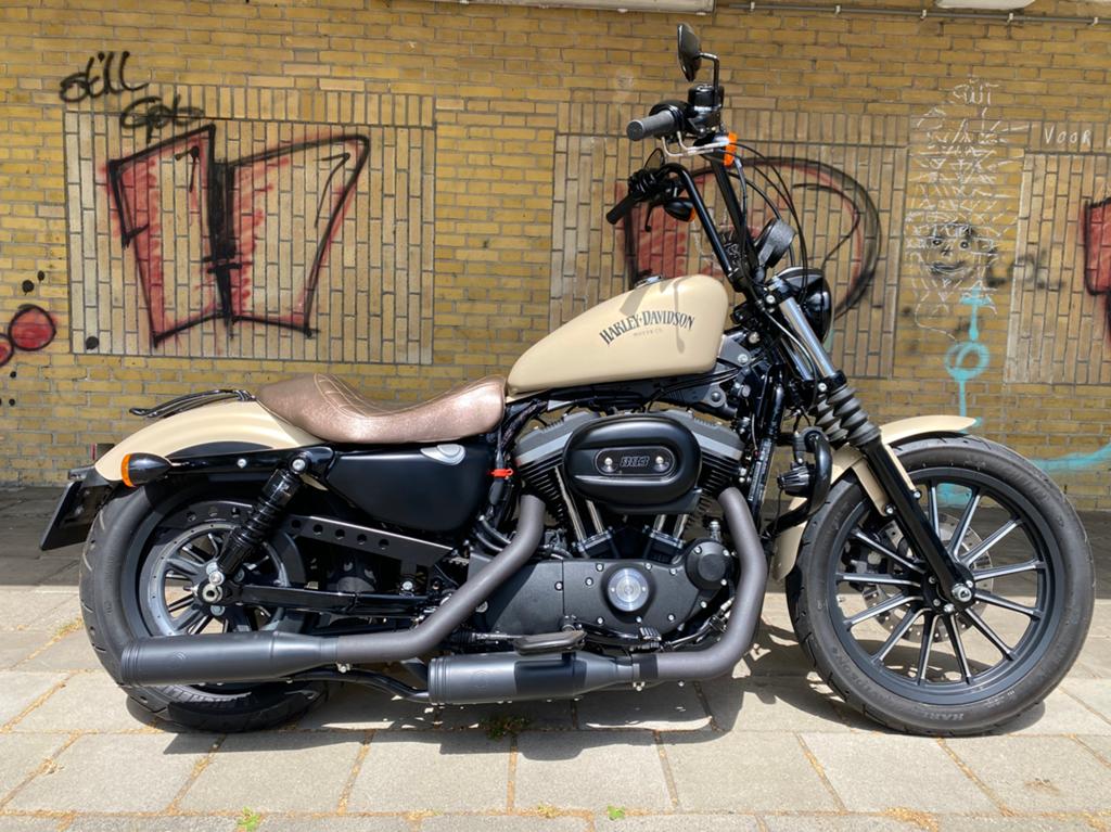 Mooie 2015 Sportster Iron 883 XL883N 1.924 km! KESSTECH!, Motoren, 2 cilinders, Occasion, Particulier, Meer dan 35 kW