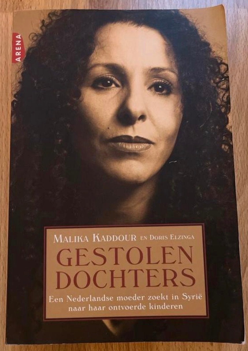 Gestolen Dochters - Malika Kaddour & Doris Elzinga, Ophalen of Verzenden, Gelezen, Overige