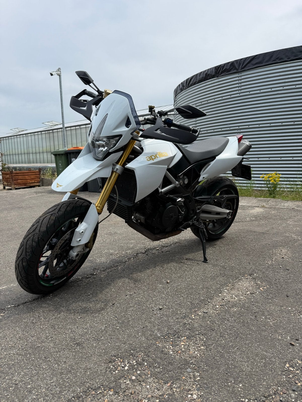 Aprilia Dorsoduro 1200, 2 cilinders, Sportuitlaat, Motorrijbewijs A, Gebruikt