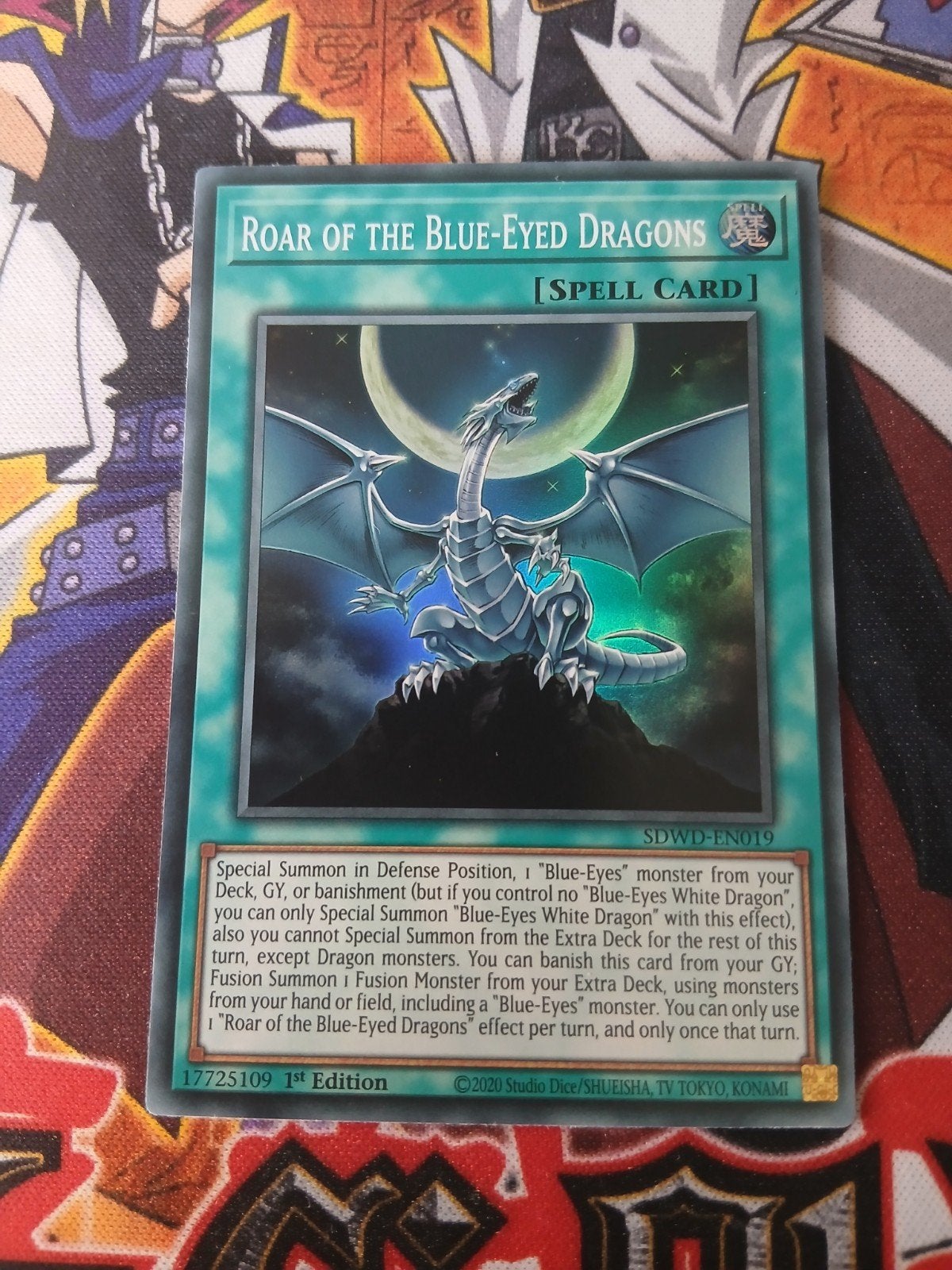 Roar of the Blue-Eyed Dragons - Super Rare SDWD - YGO, Ophalen, Zo goed als nieuw, Foil