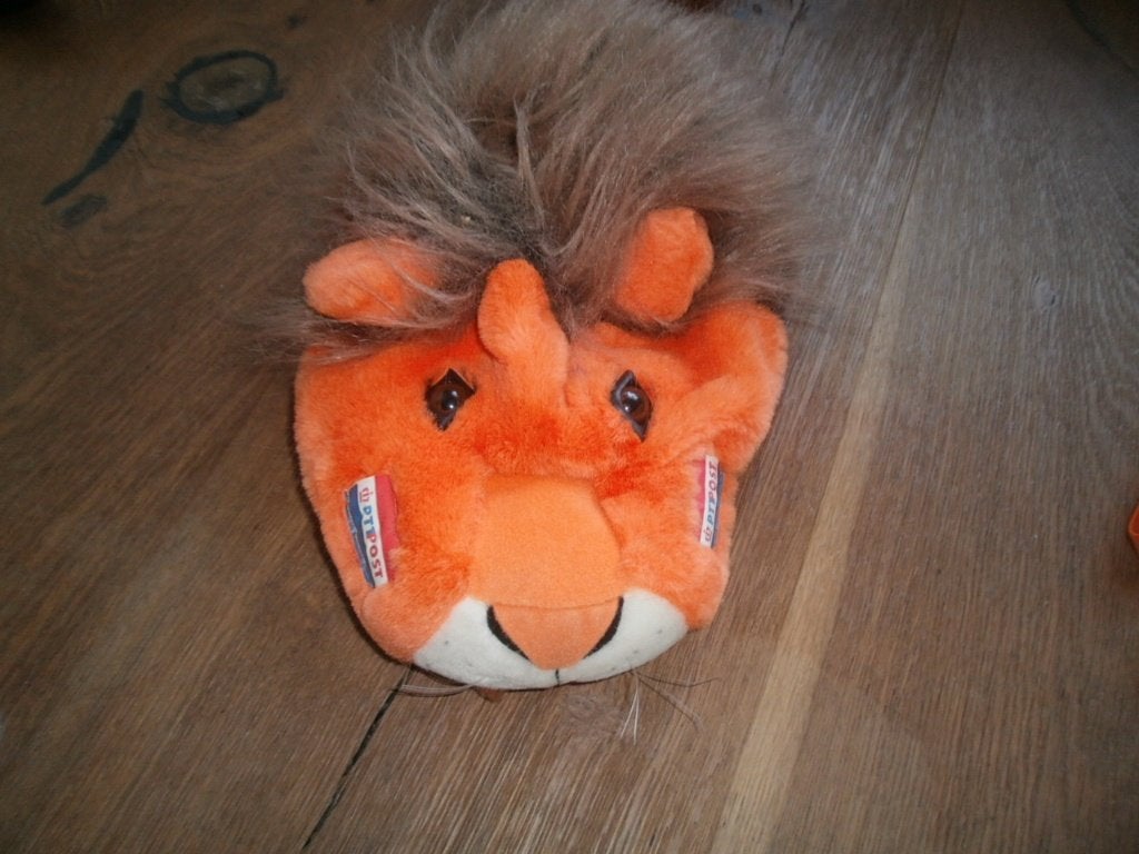 muts voetbal leeuw muts oranje spullen bieden per foto/sjaal, Verzamelen, Ophalen of Verzenden, Zo goed als nieuw, Overige sporten