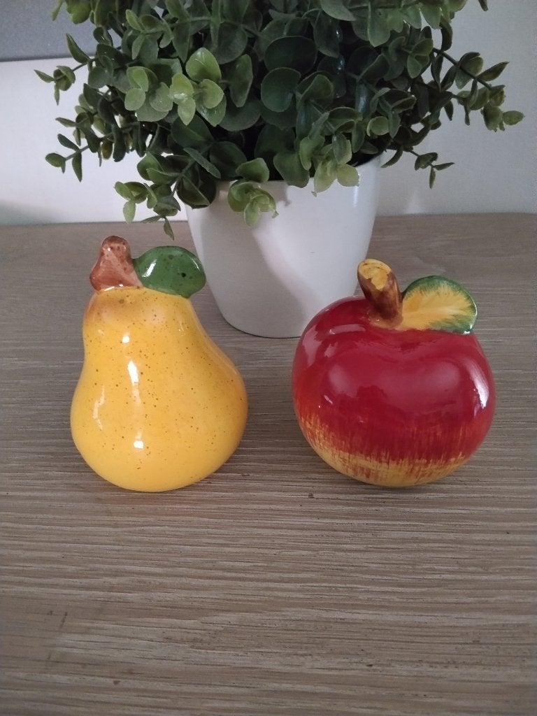 vintage keramische appel en peer vorm decoratie, Ophalen of Verzenden, Zo goed als nieuw, Steen/keramiek