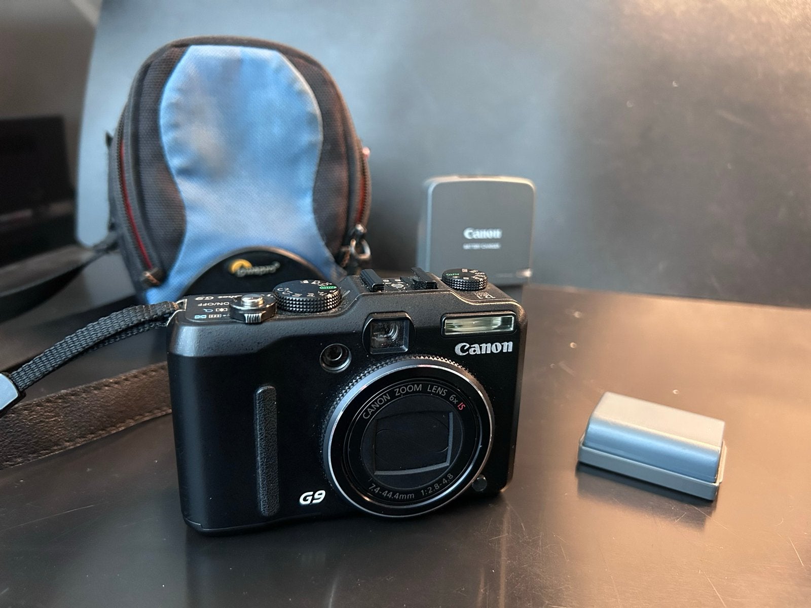 Canon PowerShot G9 met oplader, extra batterij en cameratas, Gebruikt, Canon, Ophalen of Verzenden, Compactcamera