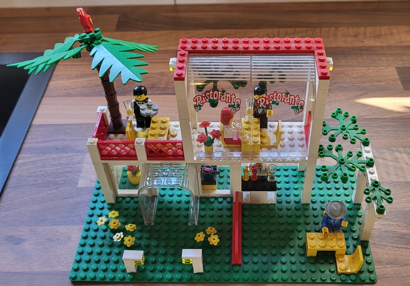 Te koop restaurant compleet met boekje, Ophalen of Verzenden, Zo goed als nieuw