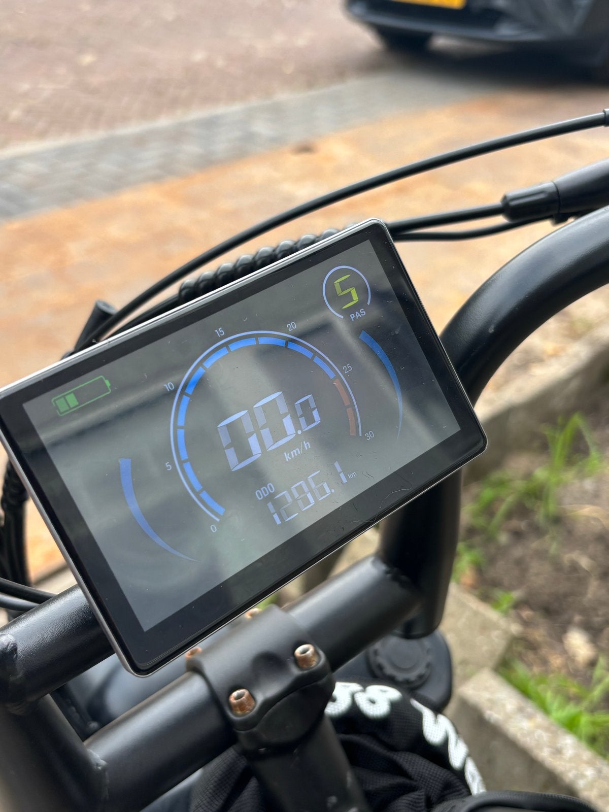 Foto 3 van Fatbike Mini Ouxi 8 - Inclusief bon en twee sleutels