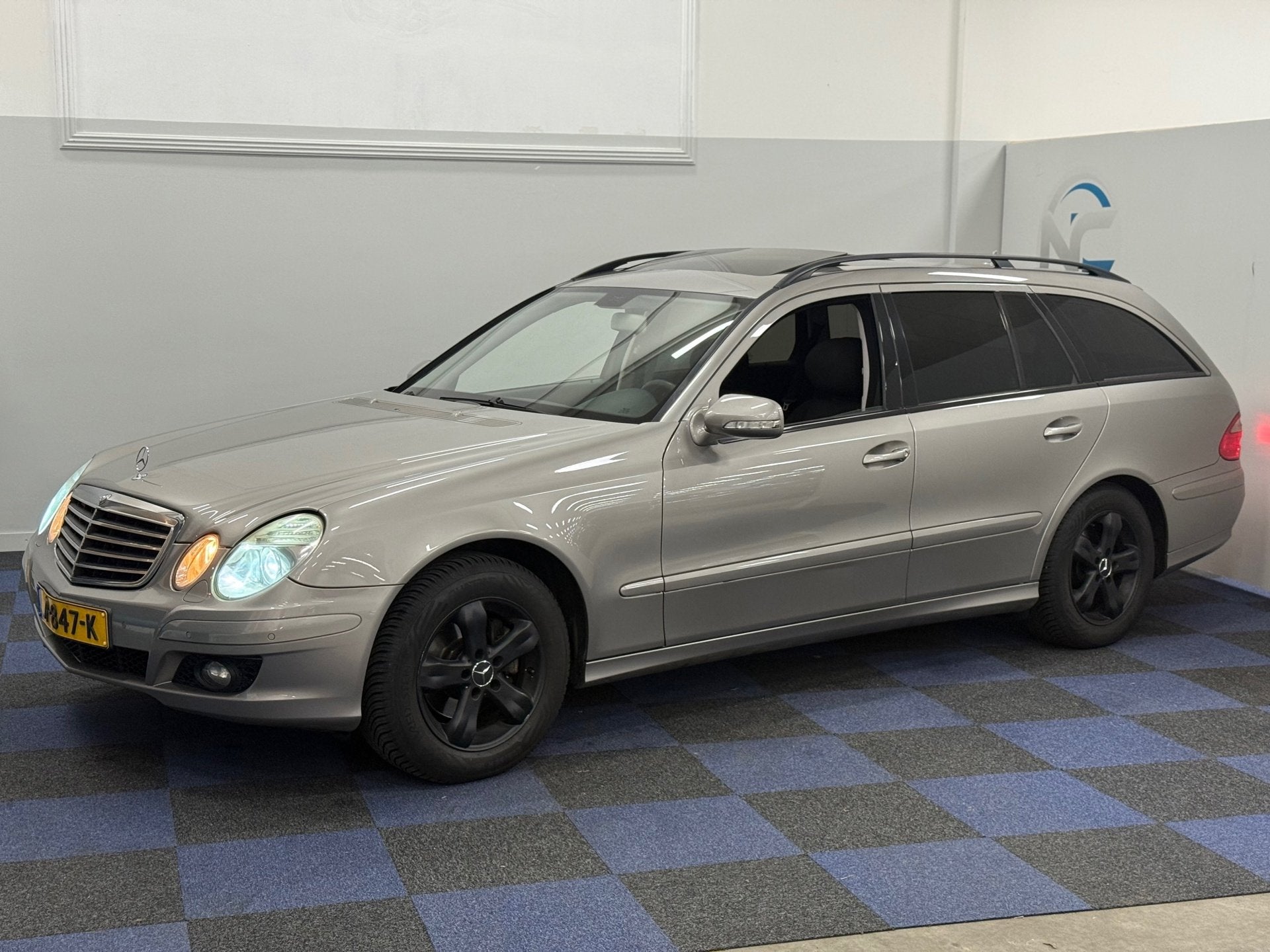 Mercedes-Benz E-klasse Estate 200 K / AUTOMAAT / SCHUIFKANTE, Automaat, Dealer onderhouden, Achterwielaandrijving, Gebruikt
